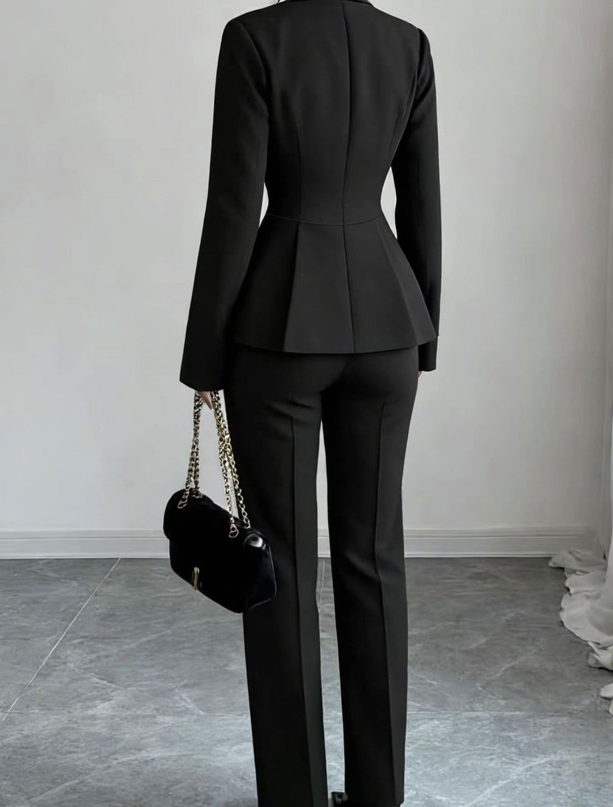 ELEGANT AUTUMN OUTFIT