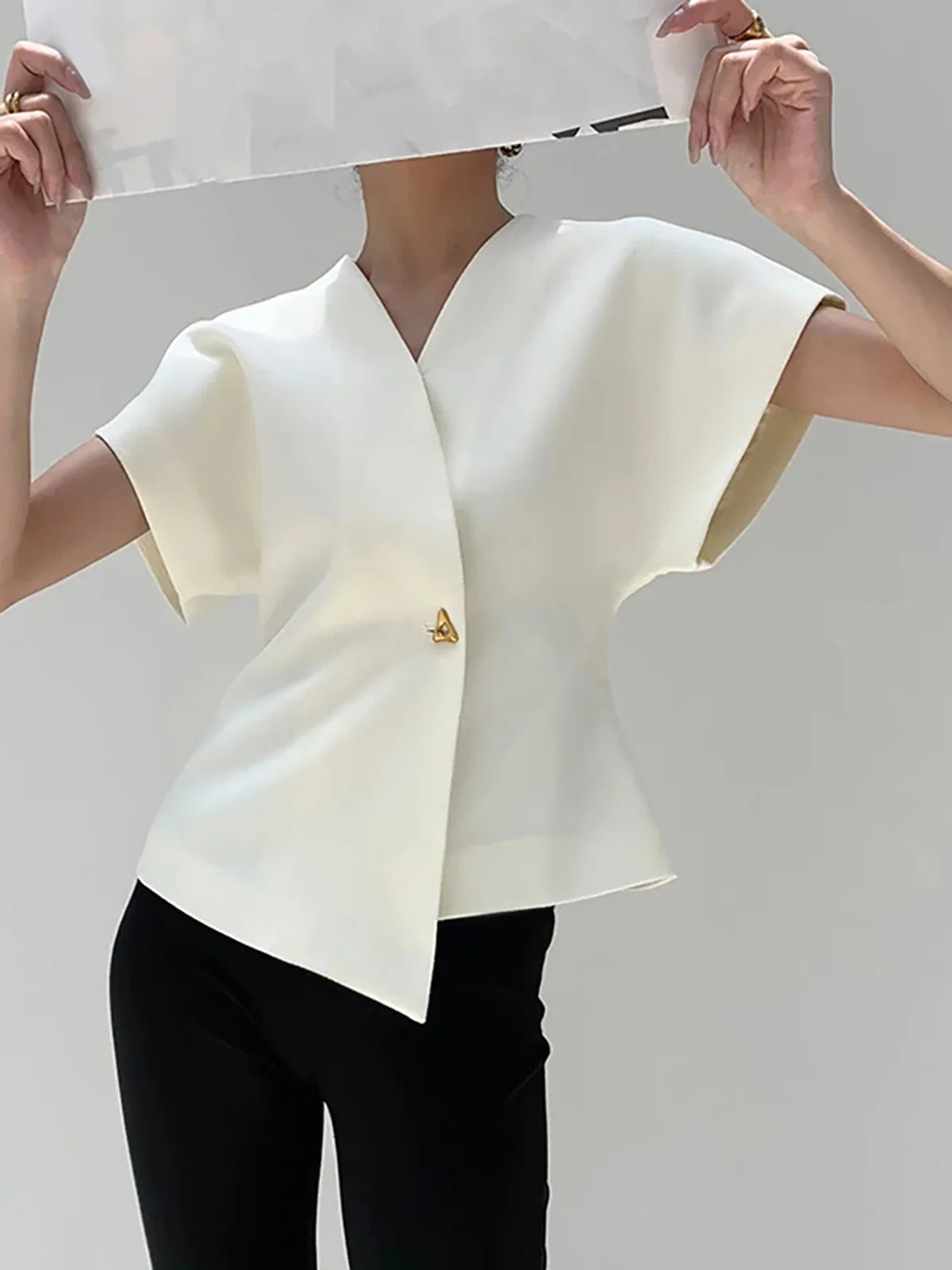 V-NECK BLOUSE