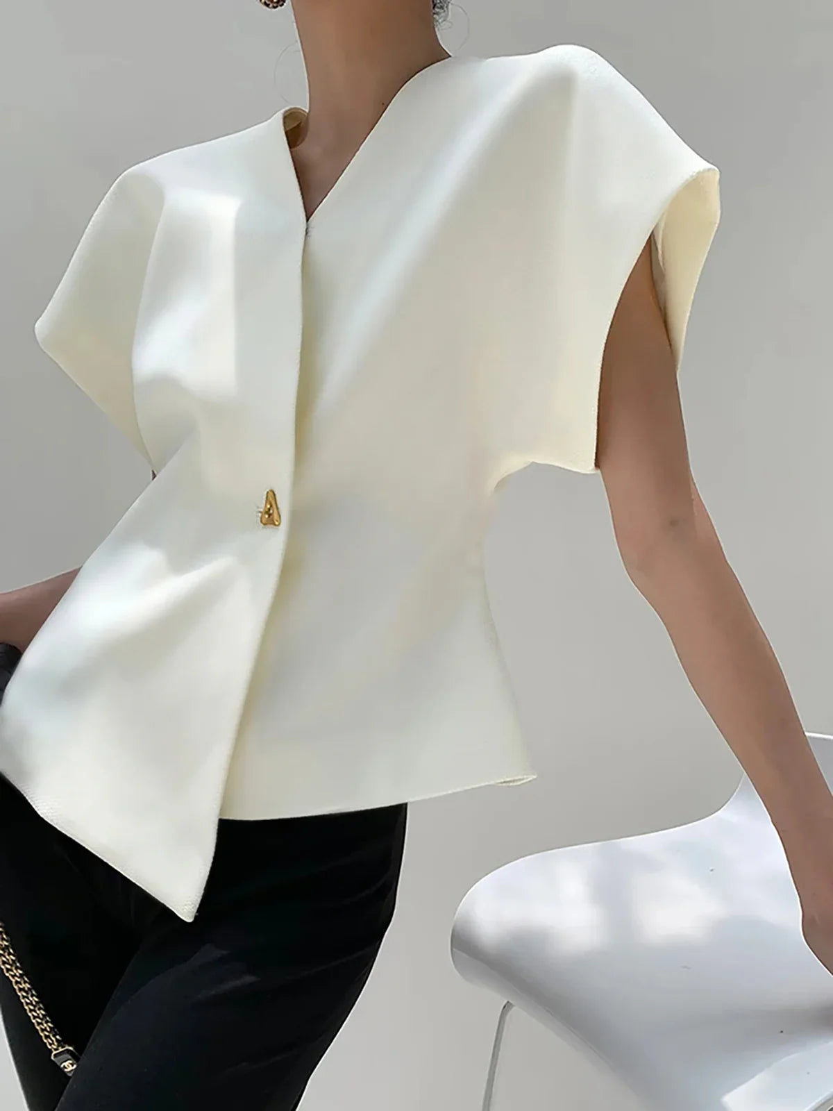 V-NECK BLOUSE