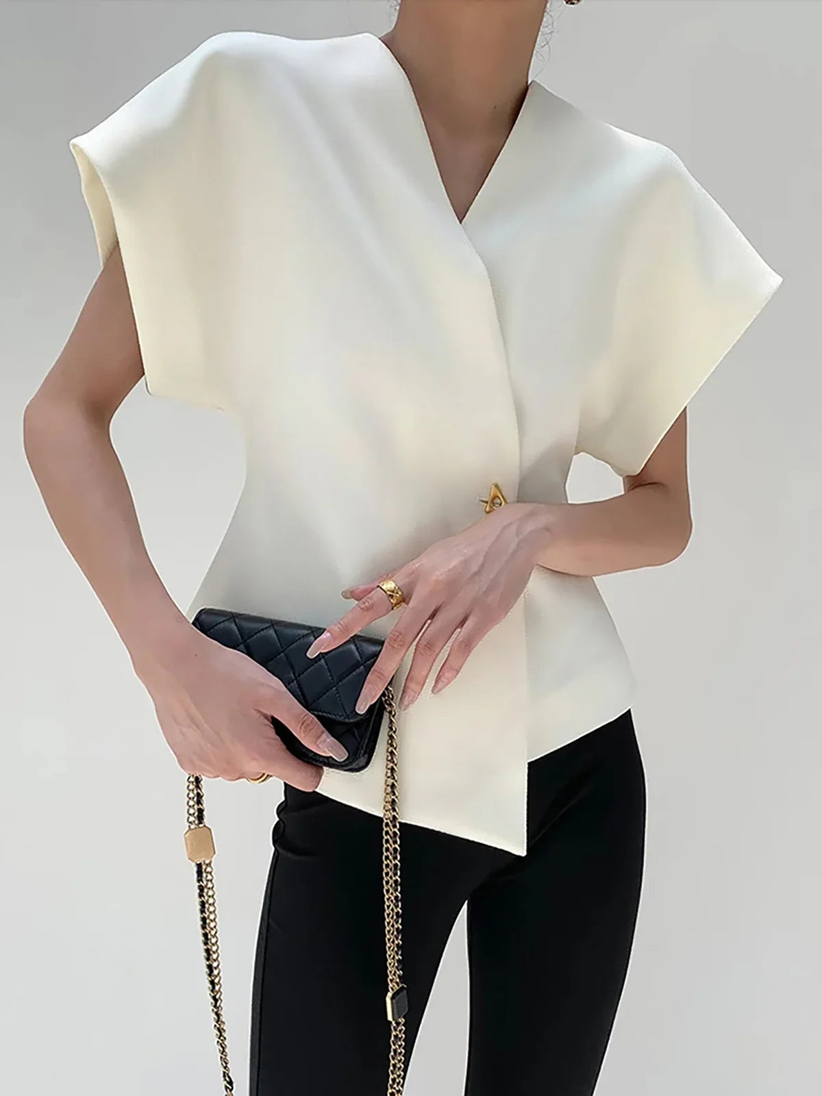 V-NECK BLOUSE