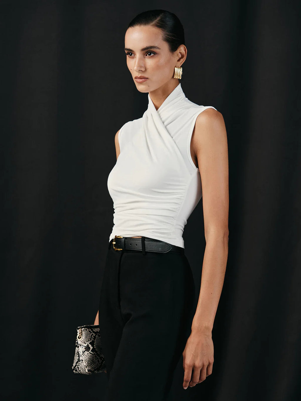 CROSS-NECK ELEGANT TOP
