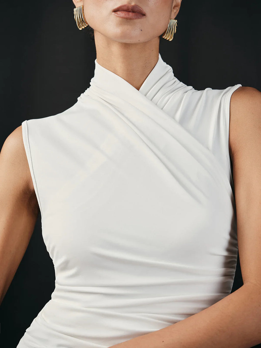 CROSS-NECK ELEGANT TOP