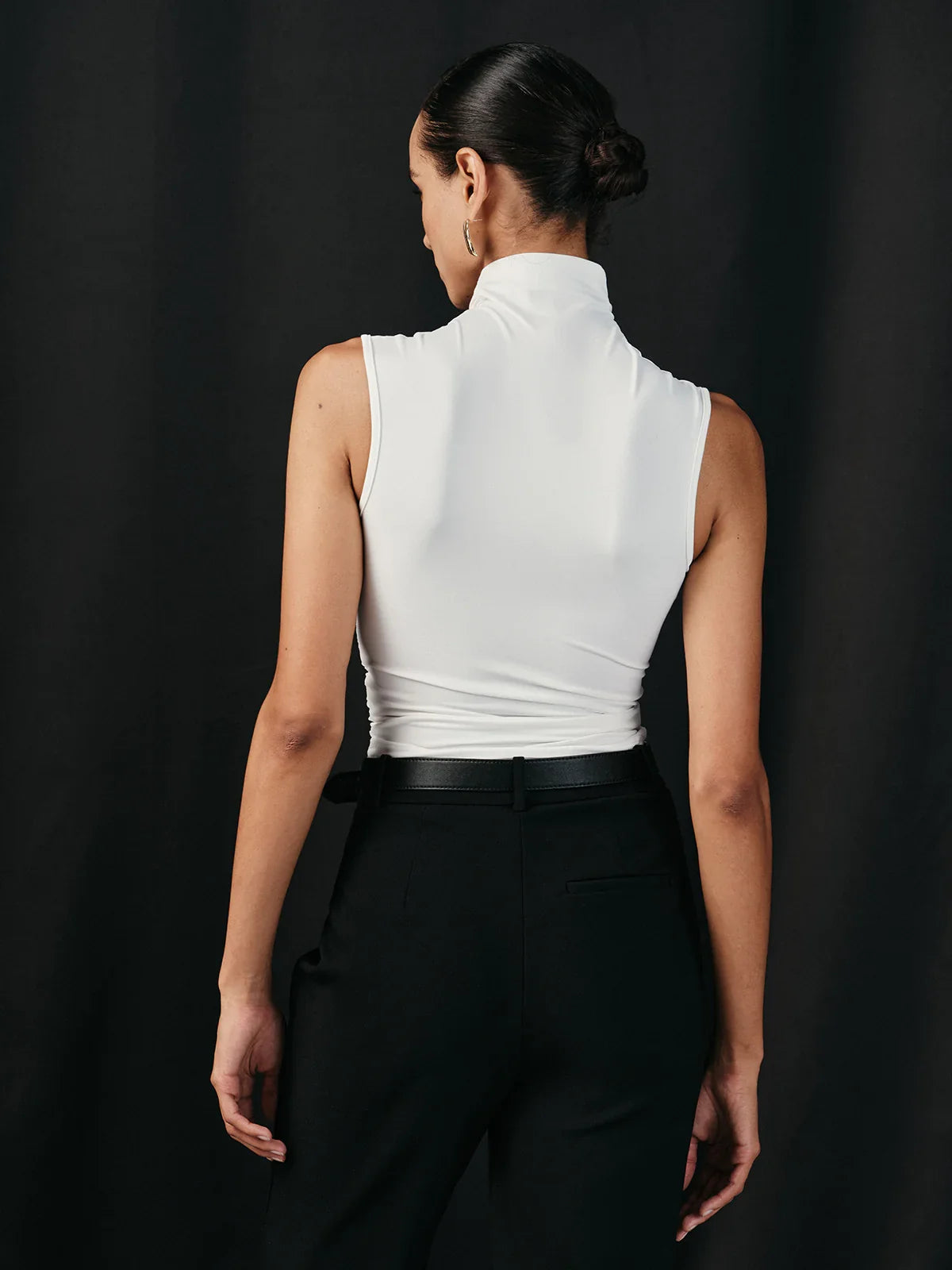 CROSS-NECK ELEGANT TOP