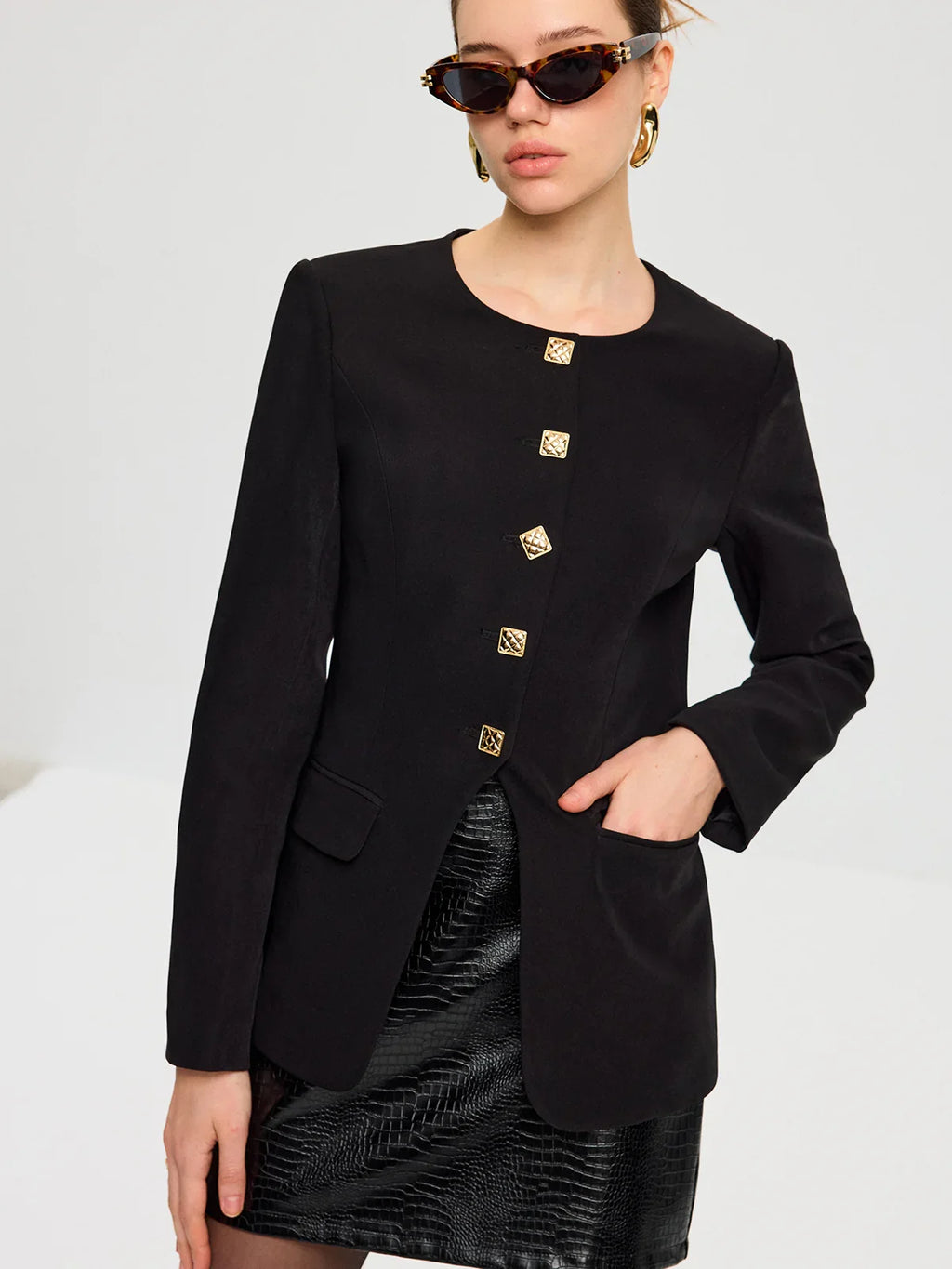 METAL BUTTON BLAZER