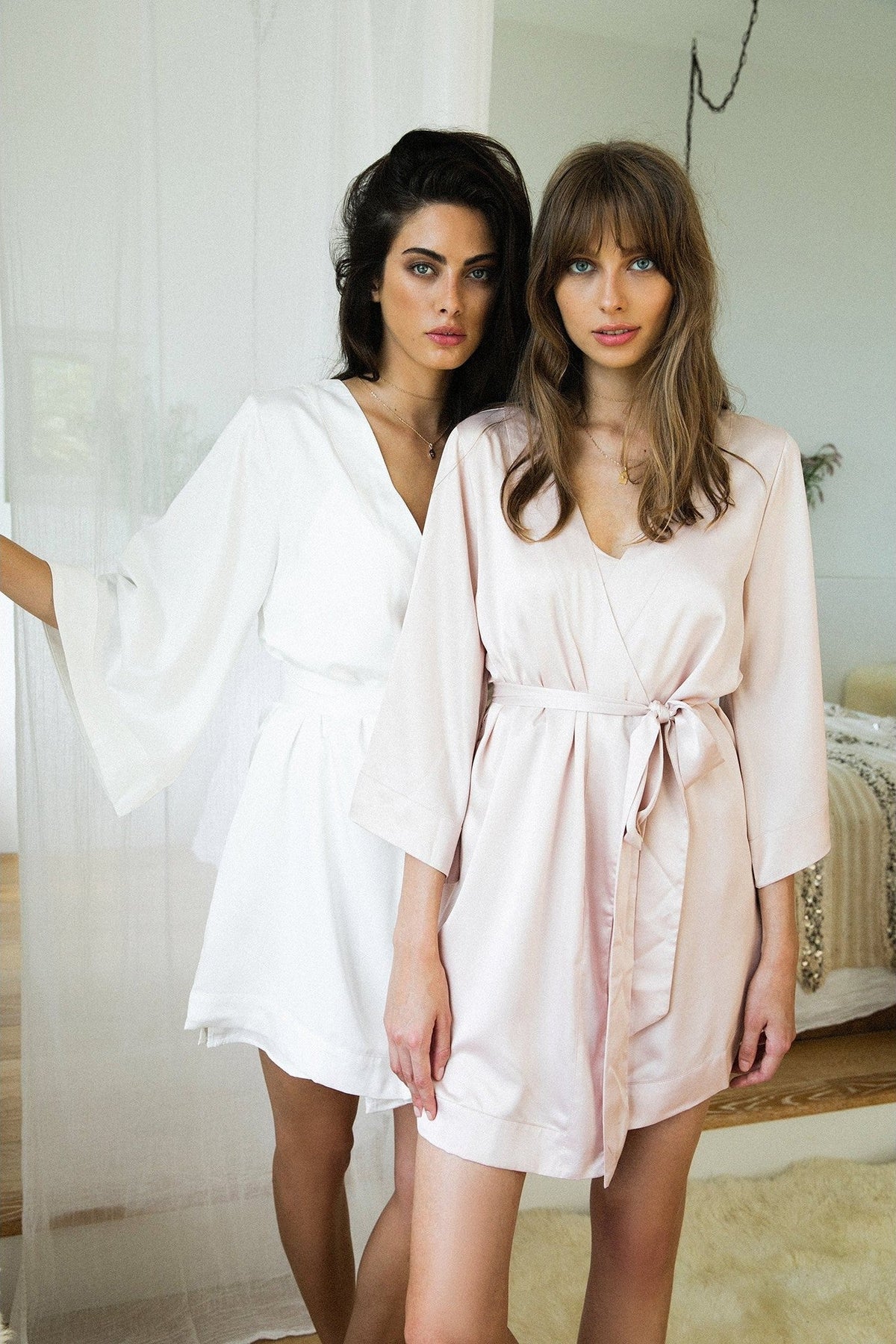 Jasmine Short Robe - White