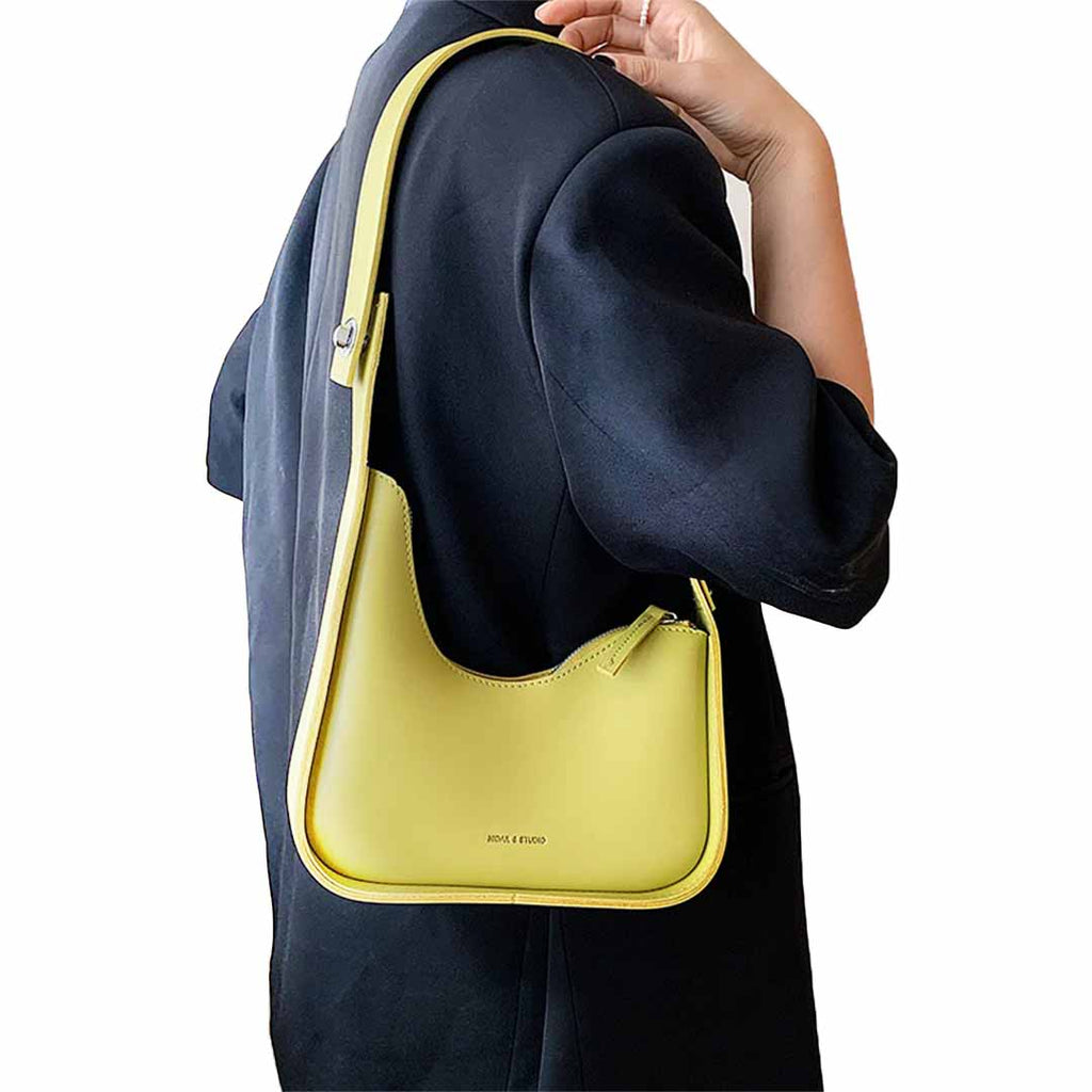 La Bandoulière en Cuir Moderne